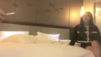 #偷拍#名媛感受上海名媛喋喋音化身打桩机疯狂输出绝对的实力弄的小姐姐浪叫不断