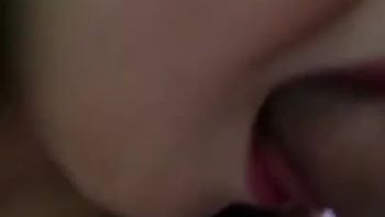 人妻出轨漂亮的脸蛋，白皙的皮肤和美乳！各种姿势无套中出