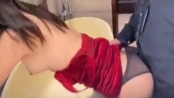 反差婊妻子一字马让网友无情狂草!