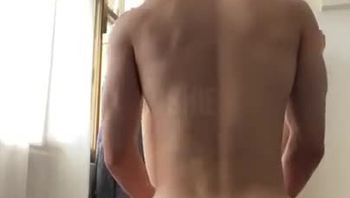斯文猛男体育生爆操少妇女