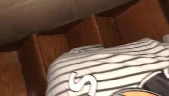 深夜楼梯爆操美少妇，都操喷了