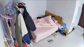 家庭摄像头 商务范大哥和有夫之妇在自己出租屋偷情