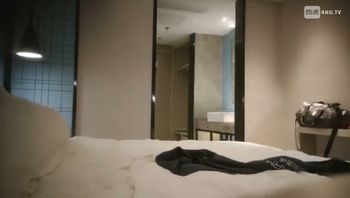 #探花精壮小伙激战靓女外围在绝对的实力面前不用太多前戏和花样直奔主题大战三百回合