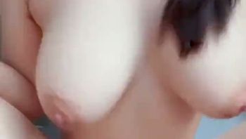 05年童颜巨乳【魔鬼爱Uaijie】4月最新付费福利21